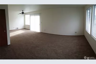 906 S 22nd Court, Mount Vernon, WA 98274 - Photo 7