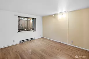 710 N 160th St, Shoreline, WA 98133 - Photo 11