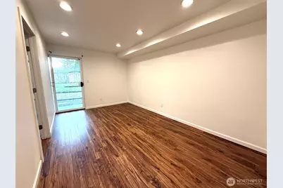 12043 Bartlett Avenue NE, Seattle, WA 98125 - Photo 21