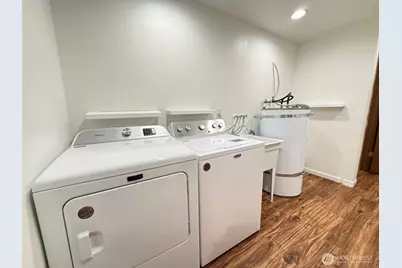 12043 Bartlett Avenue NE, Seattle, WA 98125 - Photo 15