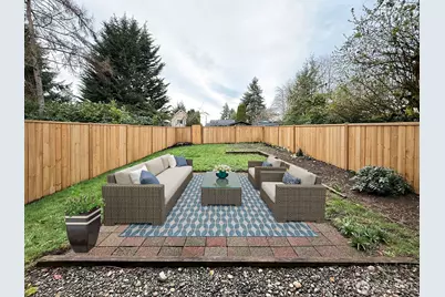 12043 Bartlett Avenue NE, Seattle, WA 98125 - Photo 25
