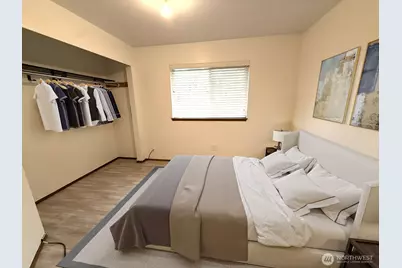 12043 Bartlett Avenue NE, Seattle, WA 98125 - Photo 11