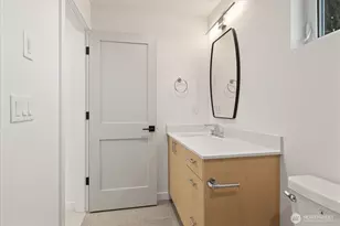 10748 Interlake Ave N, Seattle, WA 98133 - Photo 17