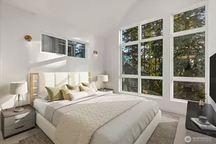 10748 Interlake Ave N, Seattle, WA 98133 - Photo 13