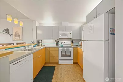 2220 W Woodin Avenue #106, Chelan, WA 98816 - Photo 9