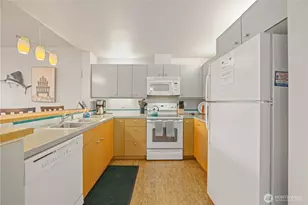 2220 W Woodin Ave, Chelan, WA 98816 - Photo 9