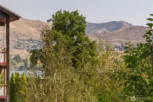 2220 W Woodin Ave, Chelan, WA 98816 - Photo 23