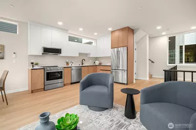 1125 A 10th Avenue E, Seattle, WA 98102 - Photo 9