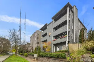 1729 18th Ave, Seattle, WA 98122 - Photo 3