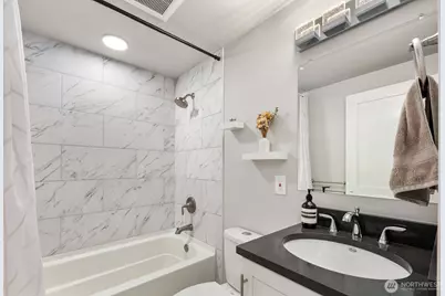 1729 18th Avenue #201, Seattle, WA 98122 - Photo 17