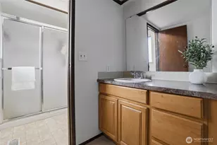 729 NE Pinecrest Dr, Bremerton, WA 98311 - Photo 21