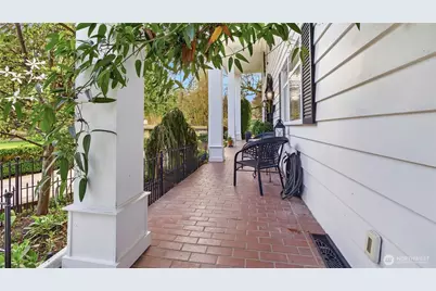 10506 Robin Hood Drive, Edmonds, WA 98020 - Photo 3