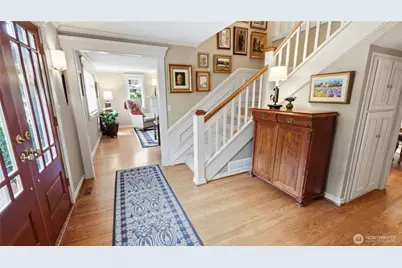 10506 Robin Hood Drive, Edmonds, WA 98020 - Photo 9