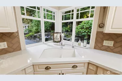 10506 Robin Hood Drive, Edmonds, WA 98020 - Photo 13