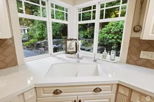 10506 Robin Hood Dr, Edmonds, WA 98020 - Photo 13