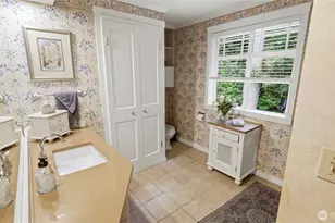 10506 Robin Hood Dr, Edmonds, WA 98020 - Photo 17