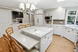 10506 Robin Hood Dr, Edmonds, WA 98020 - Photo 11