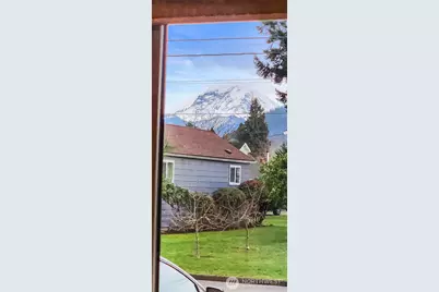 1975 Wilson Avenue, Enumclaw, WA 98022 - Photo 3