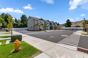1030 Finch Ln, Wenatchee, WA 98801 - Photo 1