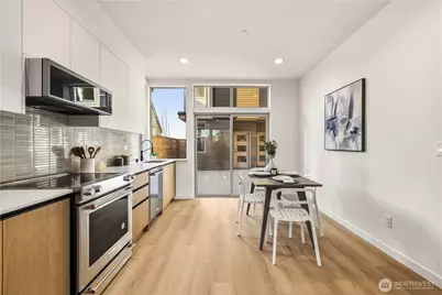 3817 B Fremont Avenue N, Seattle, WA 98103 - Photo 9