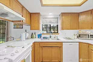 15107 1510 15th Ave E, Tacoma, WA 98445 - Photo 11