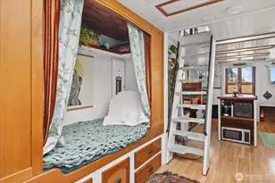 2706 Westlake Ave N, Seattle, WA 98109 - Photo 17