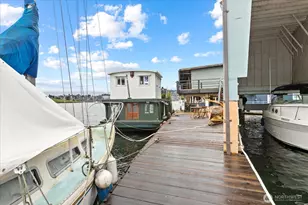 2706 Westlake Ave N, Seattle, WA 98109 - Photo 27