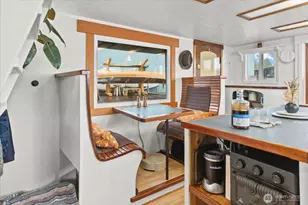 2706 Westlake Ave N, Seattle, WA 98109 - Photo 9