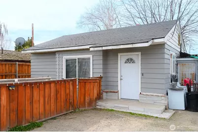 1002 Grandridge Road, Grandview, WA 98930 - Photo 1