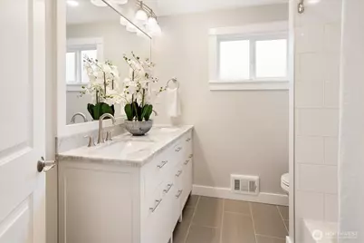 13744 Ashworth Avenue N, Seattle, WA 98133 - Photo 19