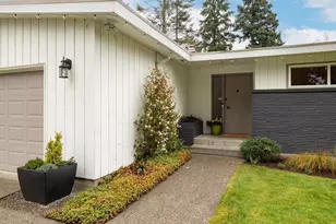 13744 Ashworth Ave N, Seattle, WA 98133 - Photo 3