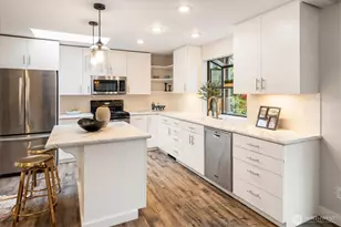 13744 Ashworth Ave N, Seattle, WA 98133 - Photo 11