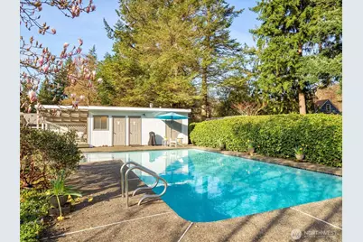 13744 Ashworth Avenue N, Seattle, WA 98133 - Photo 25