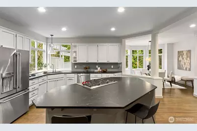 10810 177th Court NE, Redmond, WA 98052 - Photo 9