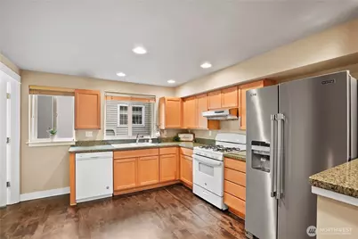 6342 5th Ave NE, Seattle, WA 98115 - Photo 5