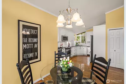 1280 80th Place NE, Medina, WA 98039 - Photo 13