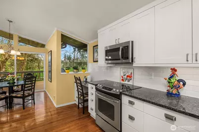 1280 80th Place NE, Medina, WA 98039 - Photo 17