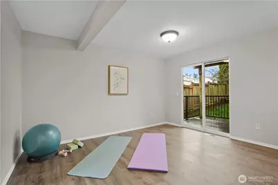 18926 21st Ave W, Lynnwood, WA 98036 - Photo 17