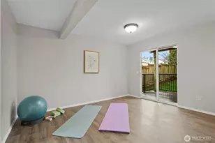 18926 21st Ave W, Lynnwood, WA 98036 - Photo 17