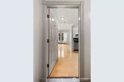505 E Denny Way #A506, Seattle, WA 98122 - Photo 7