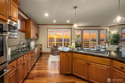 2449 NE Davis Loop, Issaquah, WA 98029 - Photo 7