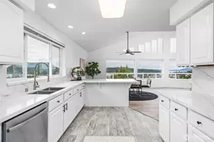 2104 Highland Dr, Anacortes, WA 98221 - Photo 7