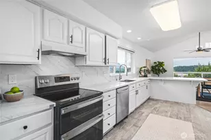 2104 Highland Dr, Anacortes, WA 98221 - Photo 7