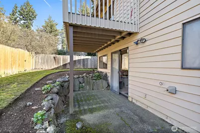 12213 Densmore Avenue N, Seattle, WA 98133 - Photo 19