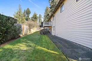 12213 Densmore Ave N, Seattle, WA 98133 - Photo 17