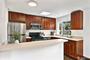 622 NW 75th St, Seattle, WA 98117 - Photo 11