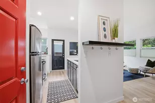 4530 Meridian Ave N, Seattle, WA 98103 - Photo 3