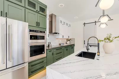 11279 59th Avenue S, Seattle, WA 98178 - Photo 13