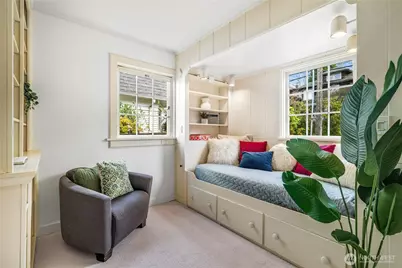 1807 Federal Avenue E, Seattle, WA 98102 - Photo 17