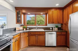 12128 SE 19th St, Bellevue, WA 98005 - Photo 9